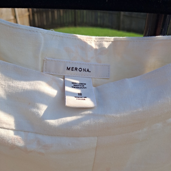 Meronal 🍂  A-Line Pleated Cream, Green, And Blush Side Zipper Skirt - Picture 3 of 3